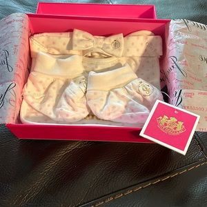 Juicy Couture Angel 4 piece gift set bib, booties and headband